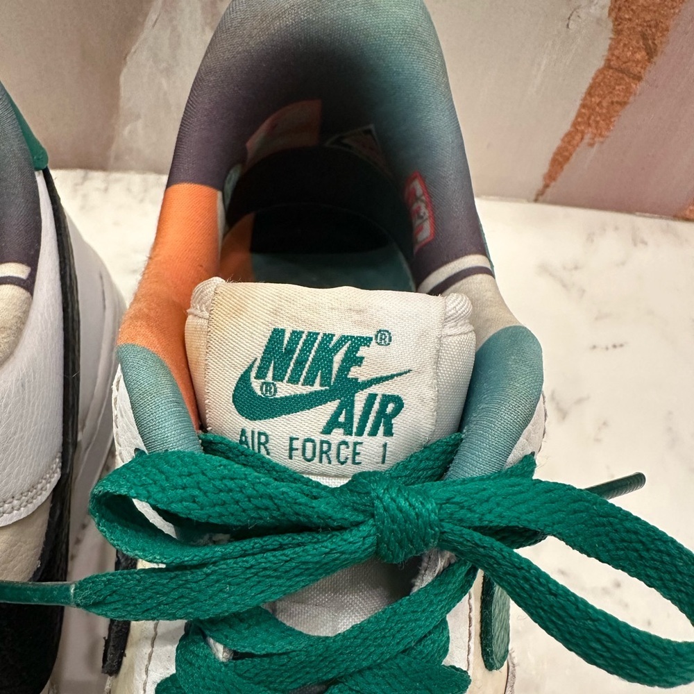 Nike‎ Air Force 1 Low '07 LV8 White Malachite Black & Green Swoosh Men’s Sz 8.5 - Picture 7 of 12